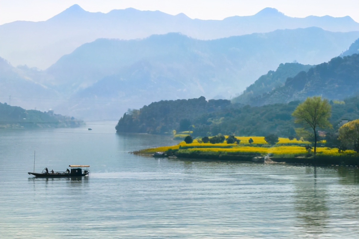 安徽山水画景区一年四季景色各异被称东方多瑙河