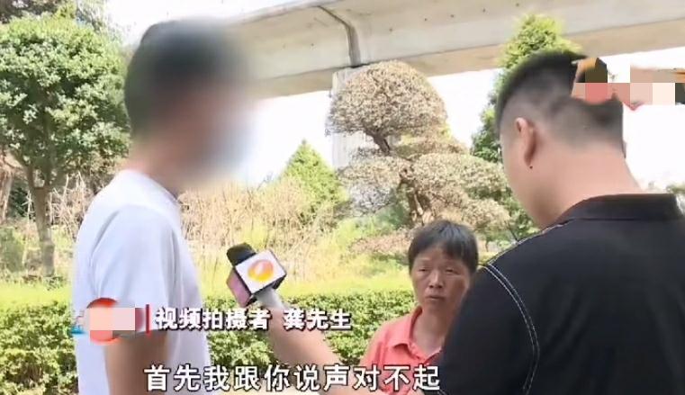 长沙大妈用掏耳工具抠脚失实休闲区蓝鸢梦想 - Www.slyday.coM 长沙大妈用掏耳工具抠脚失实休闲区蓝鸢梦想 - Www.slyday.coM