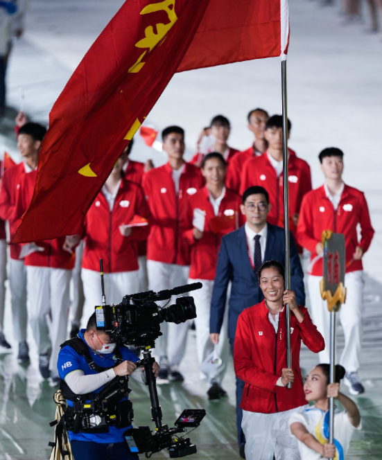 梦幻同框!朱婷全红婵身高差引热议,开幕式一细节:央视偏爱她们休闲区蓝鸢梦想 - Www.slyday.coM 梦幻同框!朱婷全红婵身高差引热议,开幕式一细节:央视偏爱她们休闲区蓝鸢梦想 - Www.slyday.coM