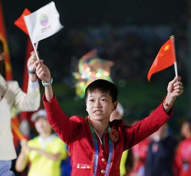 梦幻同框!朱婷全红婵身高差引热议,开幕式一细节:央视偏爱她们休闲区蓝鸢梦想 - Www.slyday.coM 梦幻同框!朱婷全红婵身高差引热议,开幕式一细节:央视偏爱她们休闲区蓝鸢梦想 - Www.slyday.coM