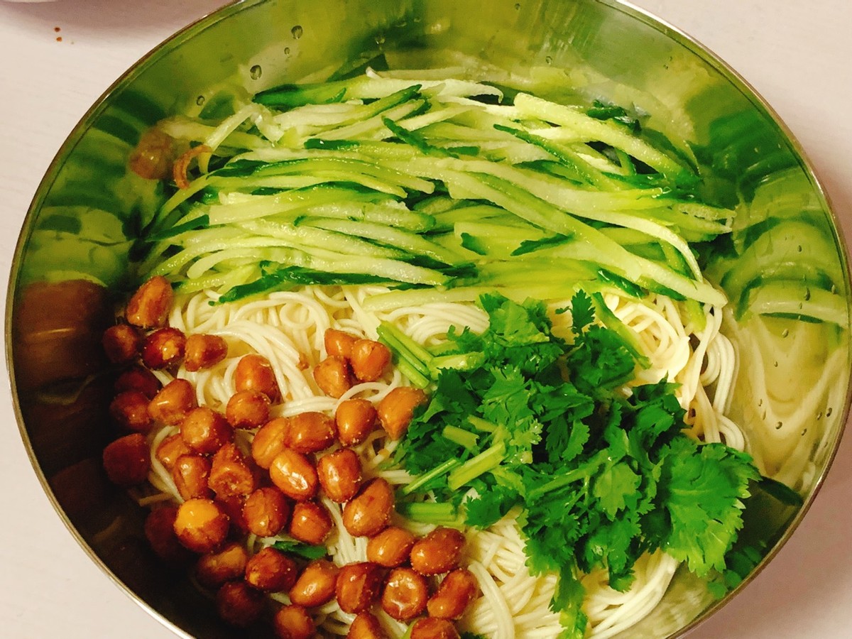 快手美味清爽凉拌面酸辣爽口劲道十足超级开胃