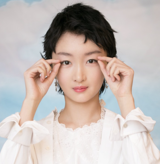 周冬雨悬崖边石头上拍照!仅用一根绳子拴在腰部,单腿站立好大胆休闲区蓝鸢梦想 - Www.slyday.coM 周冬雨悬崖边石头上拍照!仅用一根绳子拴在腰部,单腿站立好大胆休闲区蓝鸢梦想 - Www.slyday.coM