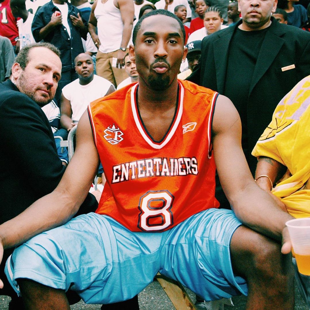 很多人觉得顶级街球手能打职业,那你看看科比kd欧文怎么打街球