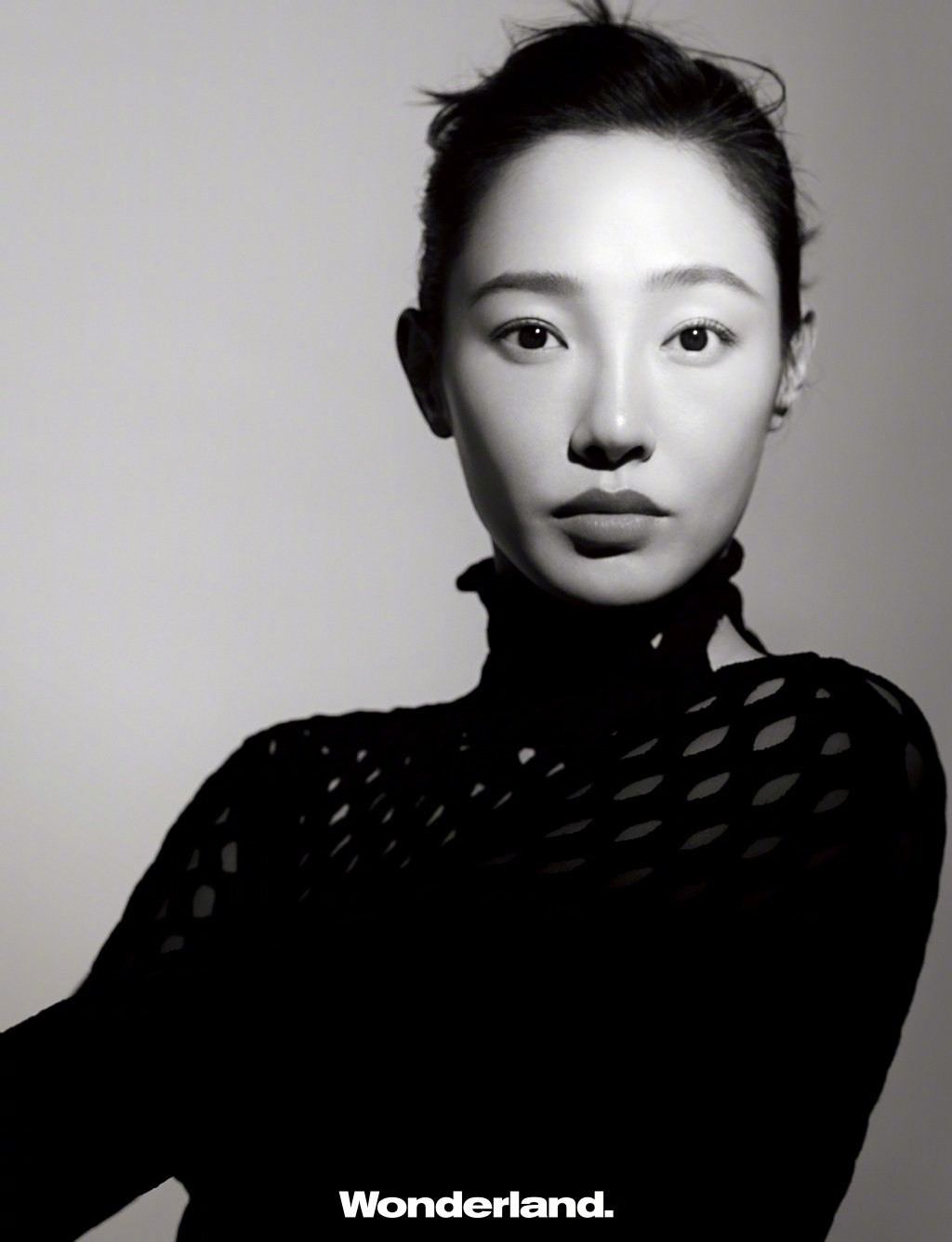 白百合9月杂志封面大片释出,美目炯炯有神……|光影|白百何|杂志封面