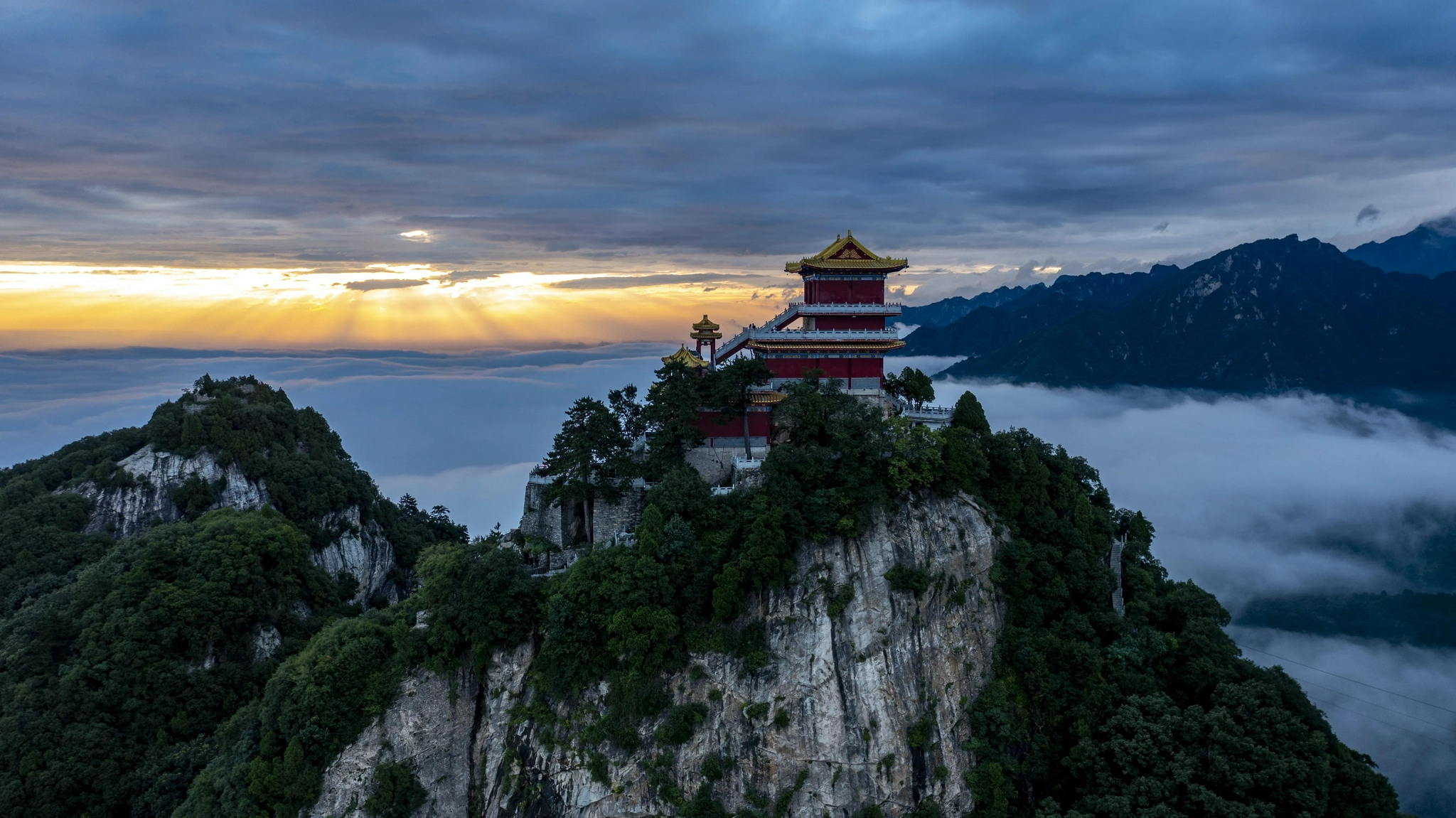 月满华诞情满双节西安南五台举办多项活动迎佳节