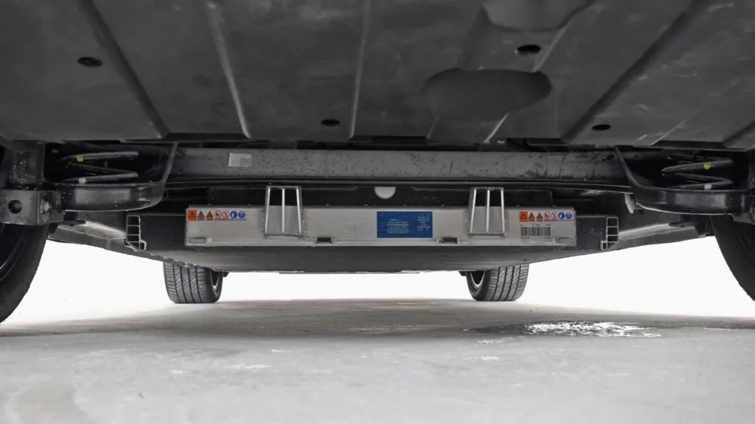 这是关于小鹏P5的一手试驾体验，手撕对手的底气够吗？休闲区蓝鸢梦想 - Www.slyday.coM