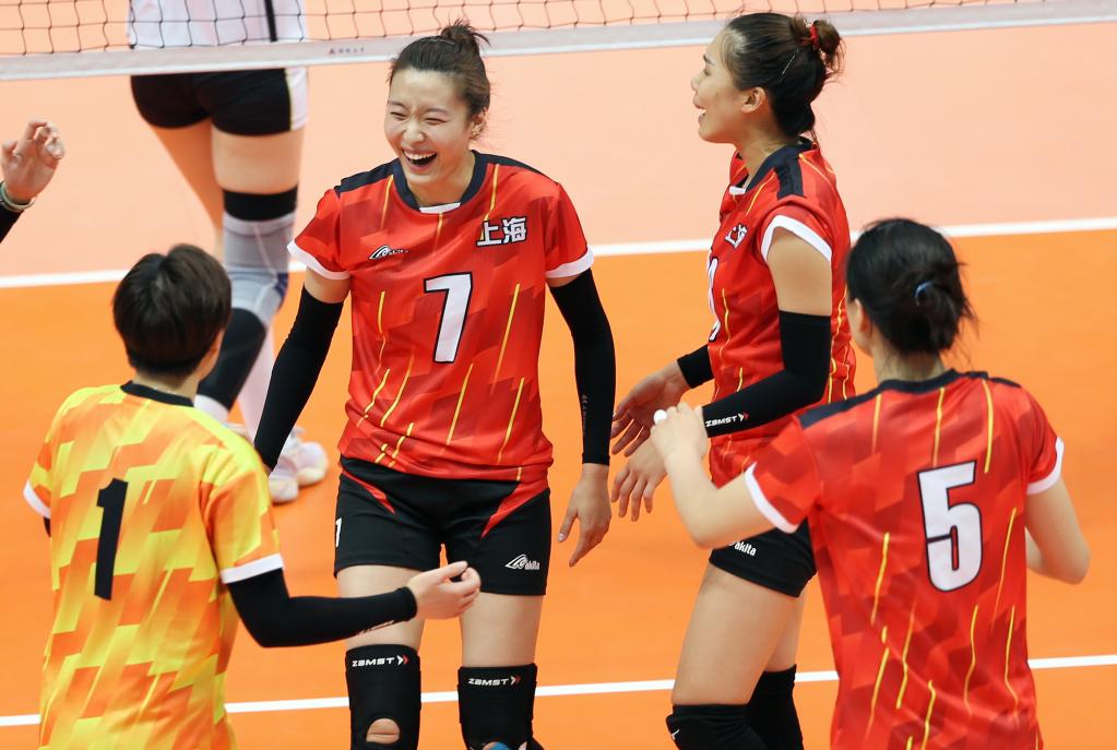 上海女排3比0河南队!朱婷只看不打,正准备全运会结束后做手腕手术