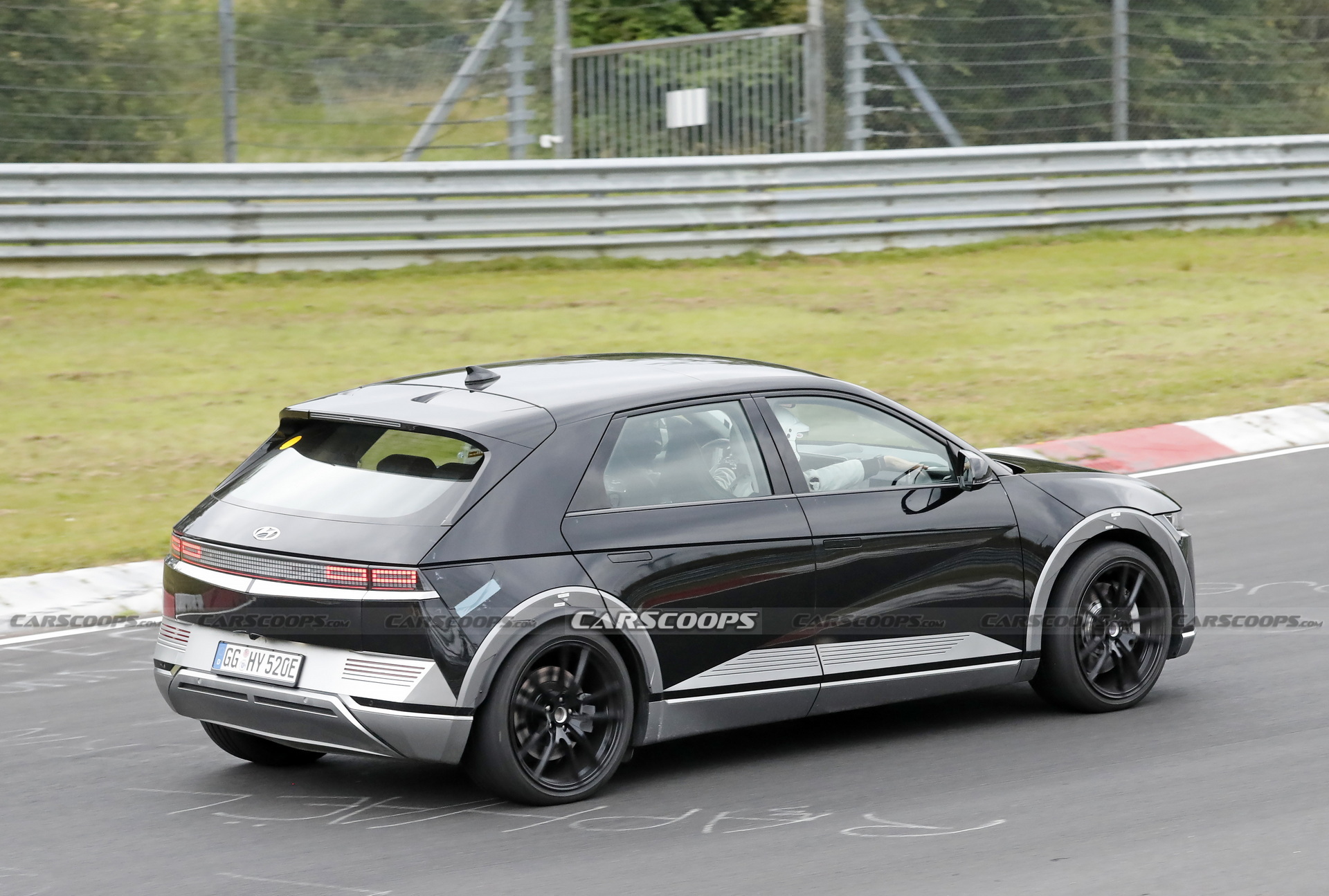 最快将于明年亮相 现代IONIQ 5 N路试谍照曝光