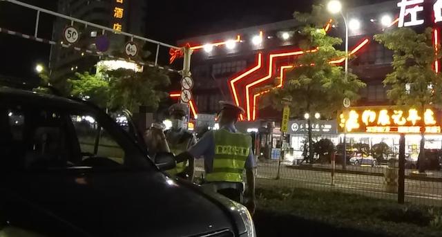 男子因同一件事连续在江门、珠海被抓！现场大喊：都是因为老妈……休闲区蓝鸢梦想 - Www.slyday.coM