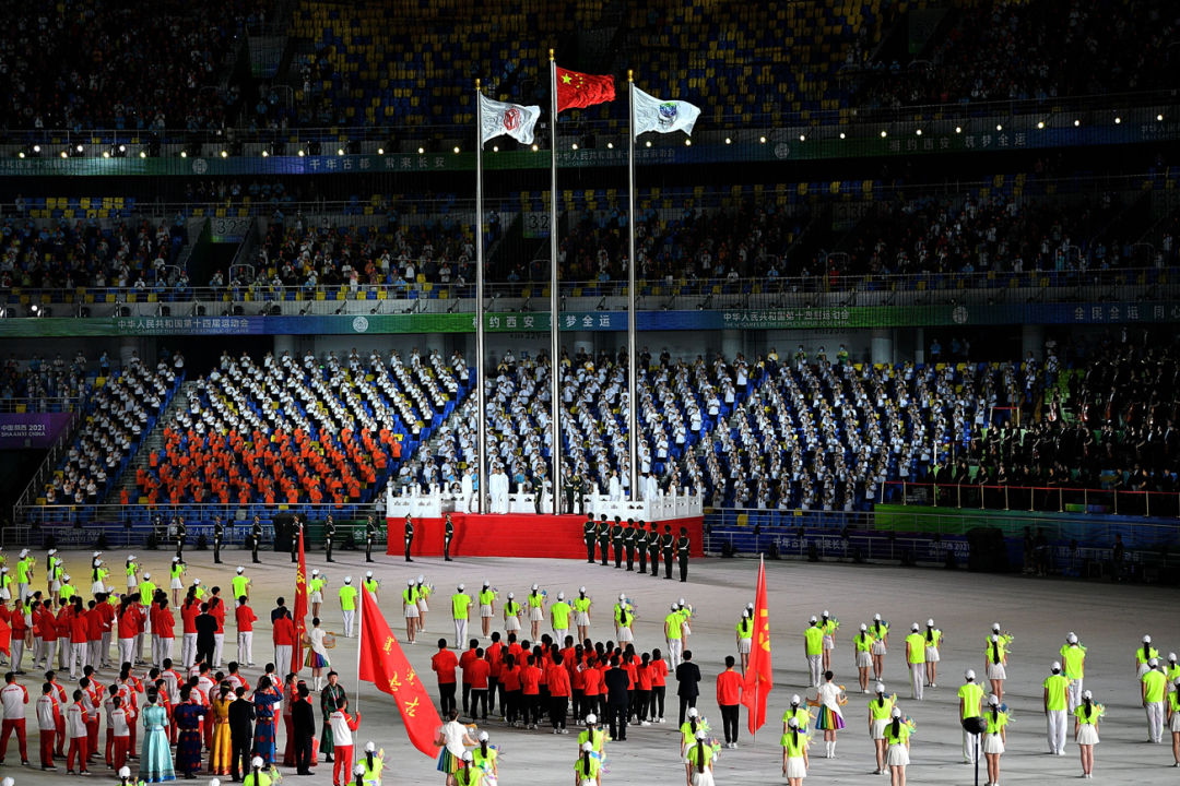 图源:新华社网友:全运会开幕式国旗入场太帅了迎中华人民共和国国旗