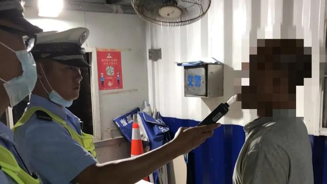 男子因同一件事连续在江门、珠海被抓！现场大喊：都是因为老妈……休闲区蓝鸢梦想 - Www.slyday.coM