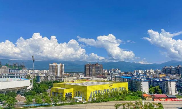 月城西昌与中秋晚会的完美契合！西昌原来你这么美！休闲区蓝鸢梦想 - Www.slyday.coM