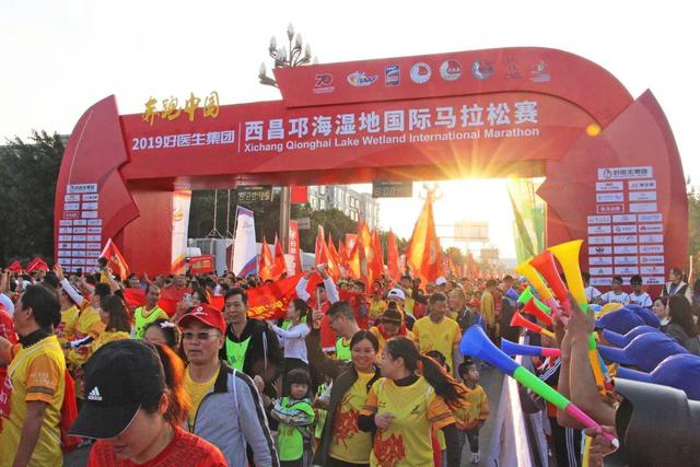 月城西昌与中秋晚会的完美契合！西昌原来你这么美！休闲区蓝鸢梦想 - Www.slyday.coM