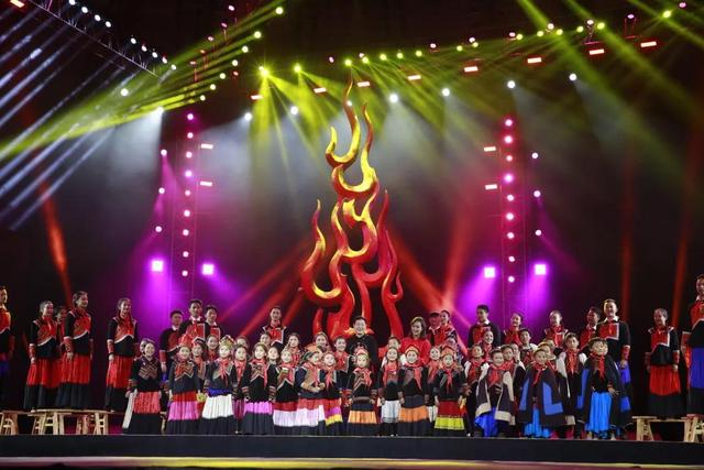 月城西昌与中秋晚会的完美契合！西昌原来你这么美！休闲区蓝鸢梦想 - Www.slyday.coM