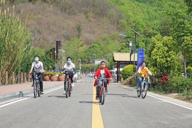 月城西昌与中秋晚会的完美契合！西昌原来你这么美！休闲区蓝鸢梦想 - Www.slyday.coM