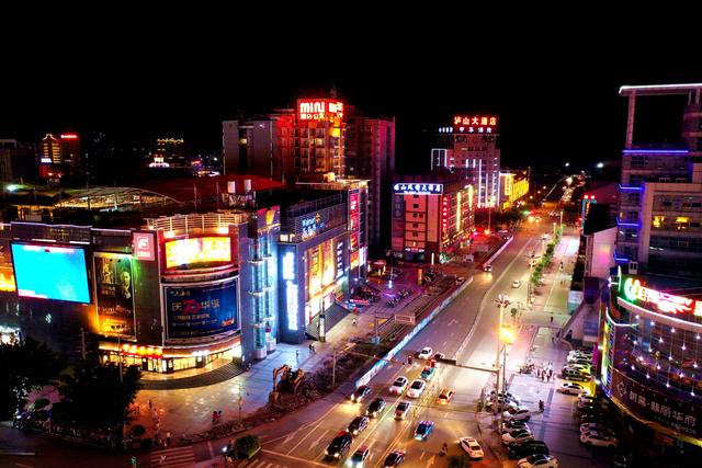 月城西昌与中秋晚会的完美契合！西昌原来你这么美！休闲区蓝鸢梦想 - Www.slyday.coM