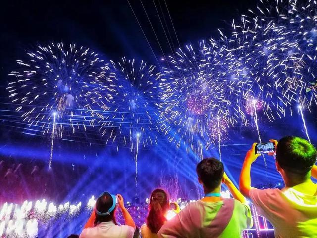 月城西昌与中秋晚会的完美契合！西昌原来你这么美！休闲区蓝鸢梦想 - Www.slyday.coM