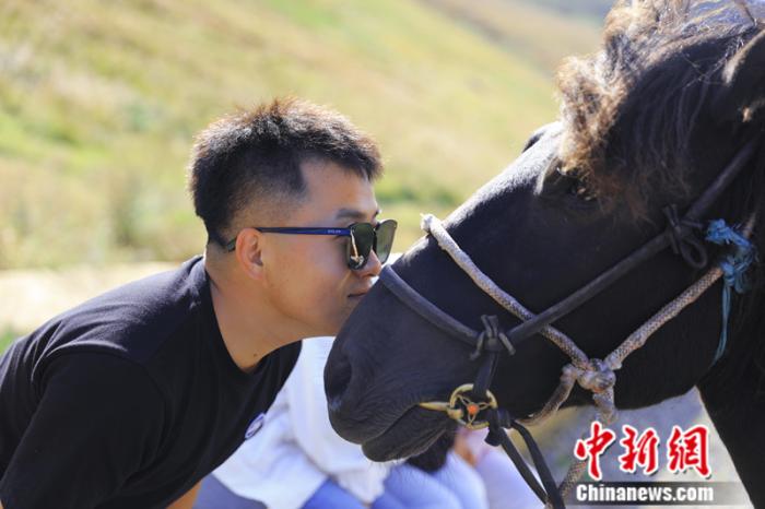 【石榴花开 籽籽同心】95后汉族马头琴老师:我也能传承好传统文化
