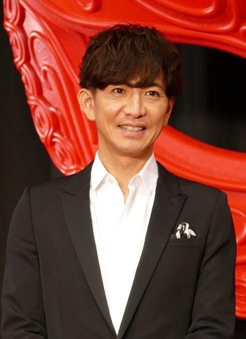 48岁木村拓哉造型翻车偶像头难救褶子脸长泽雅美穿平底鞋体贴