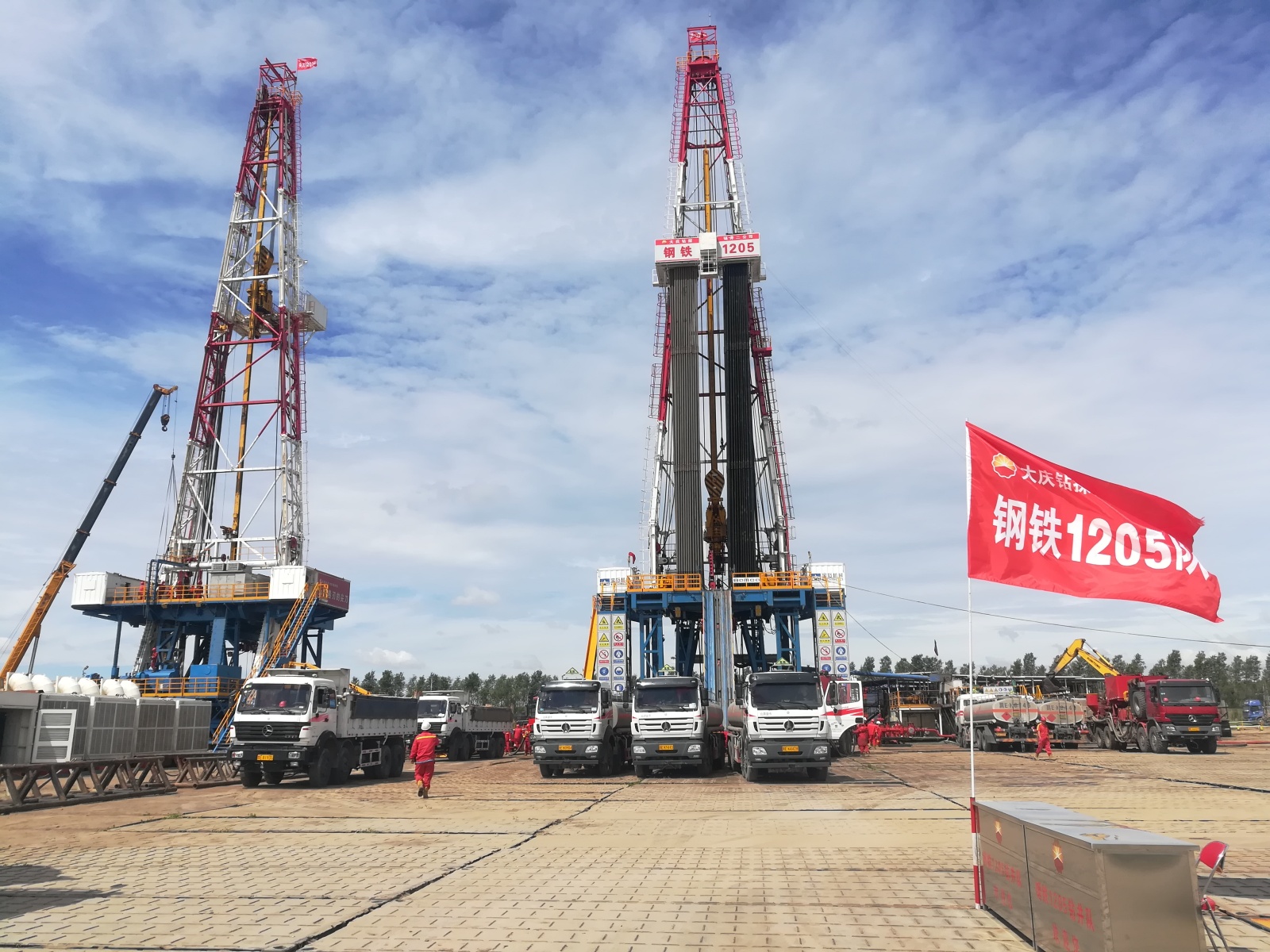 大庆油田钻探工程公司钻井二公司施工现场.