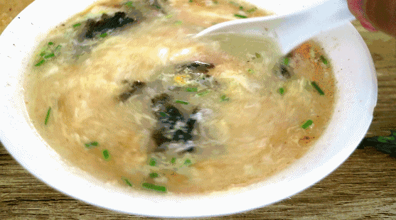 在山东,它叫"糁";在江苏徐州,它叫"饣它汤",古称"雉羹",为我国"天下第