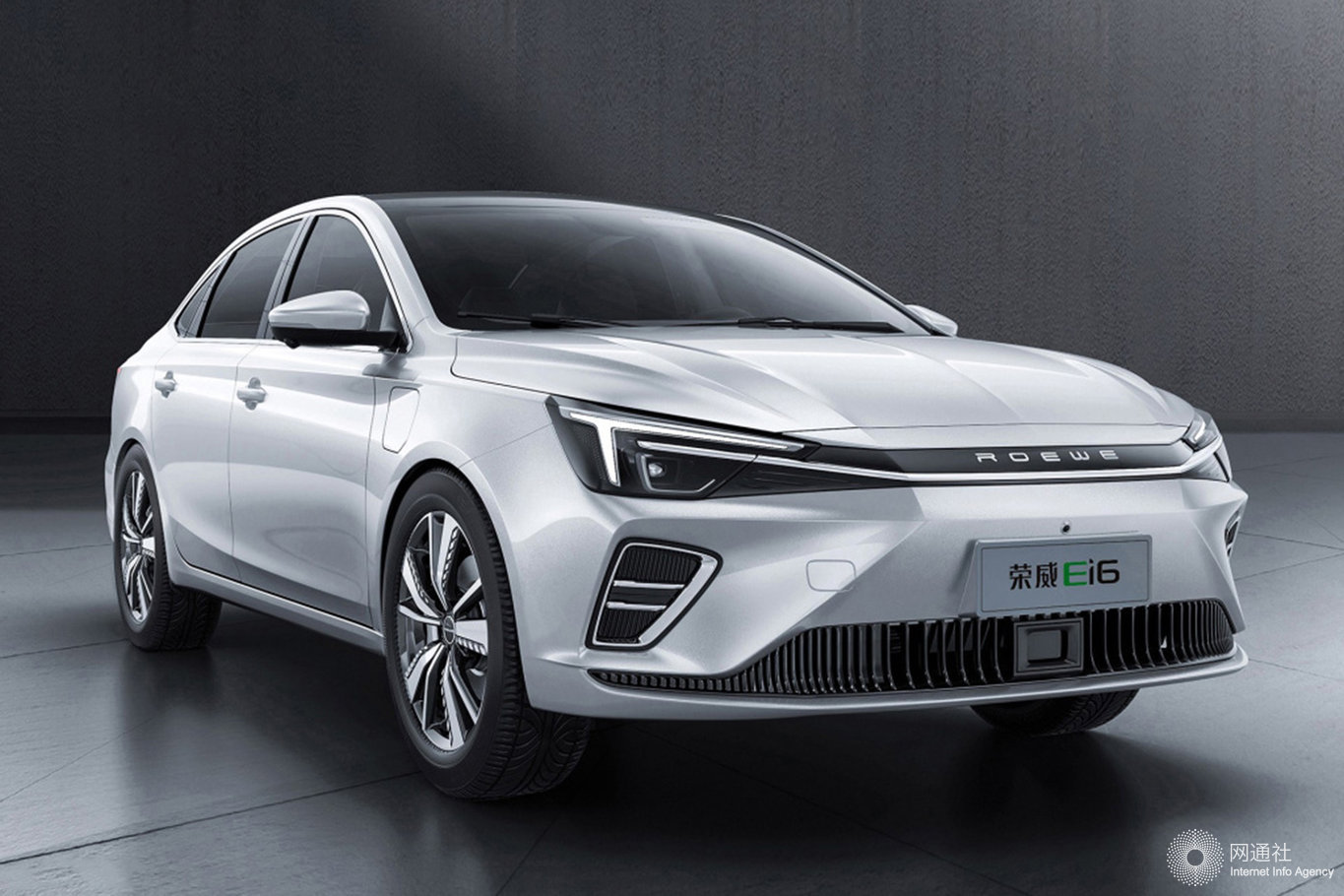 在产品端,上汽将大幅提高纯电动车型和氢燃料电池汽车产销占比,改善