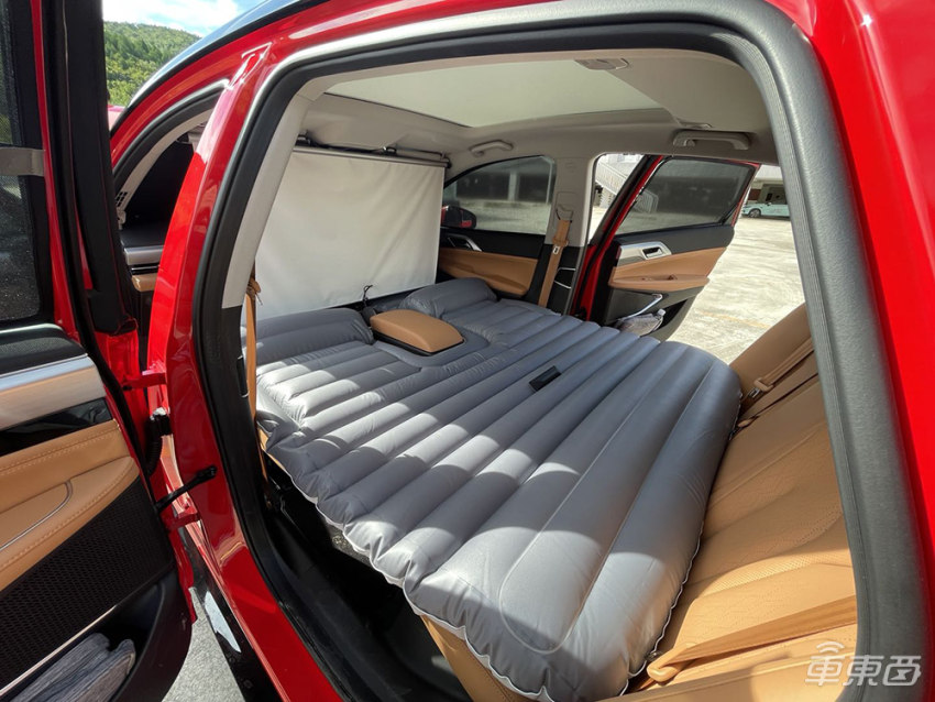 小鹏p5前排座椅可以完全放倒