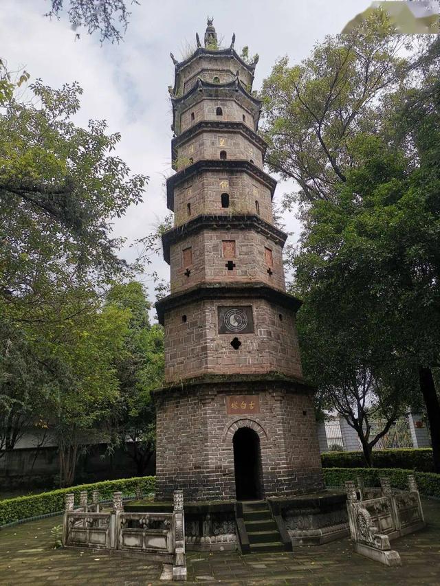 月城西昌与中秋晚会的完美契合！西昌原来你这么美！休闲区蓝鸢梦想 - Www.slyday.coM