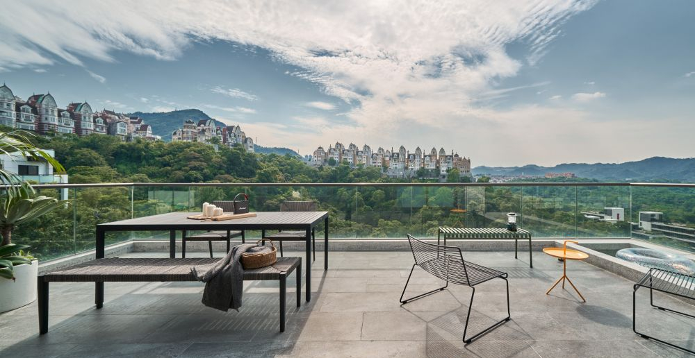 露台表面看起来很爽?实际上真的很爽.