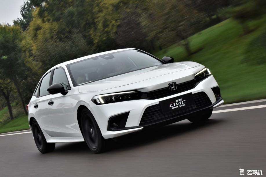 穿上西装也不忘健身 试驾东风本田全新第十一代思域240turbo