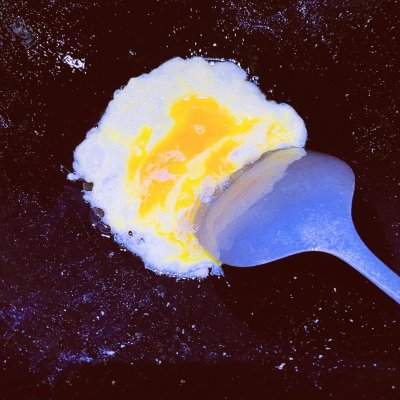 3,番茄用面粉搅拌均匀