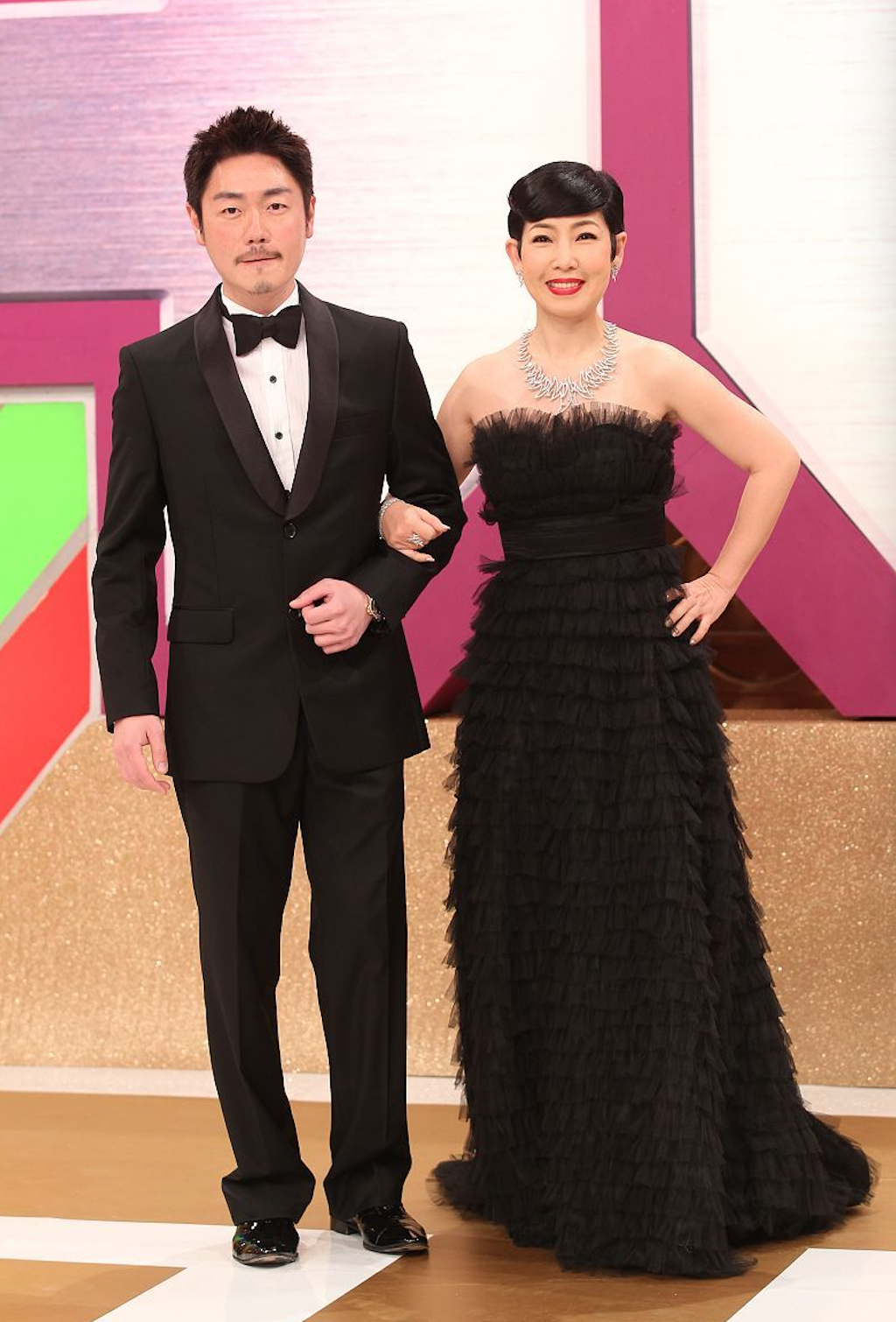 47岁李思捷公开恋情,与圈外女友交往多年,自称专一渴望结婚生子