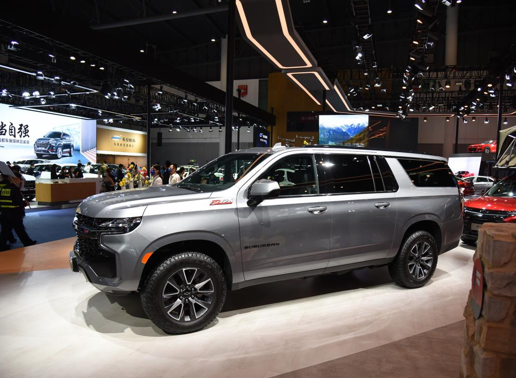 美国特工最爱,车长超5.7m,标配大v8,带你看雪佛兰suburban