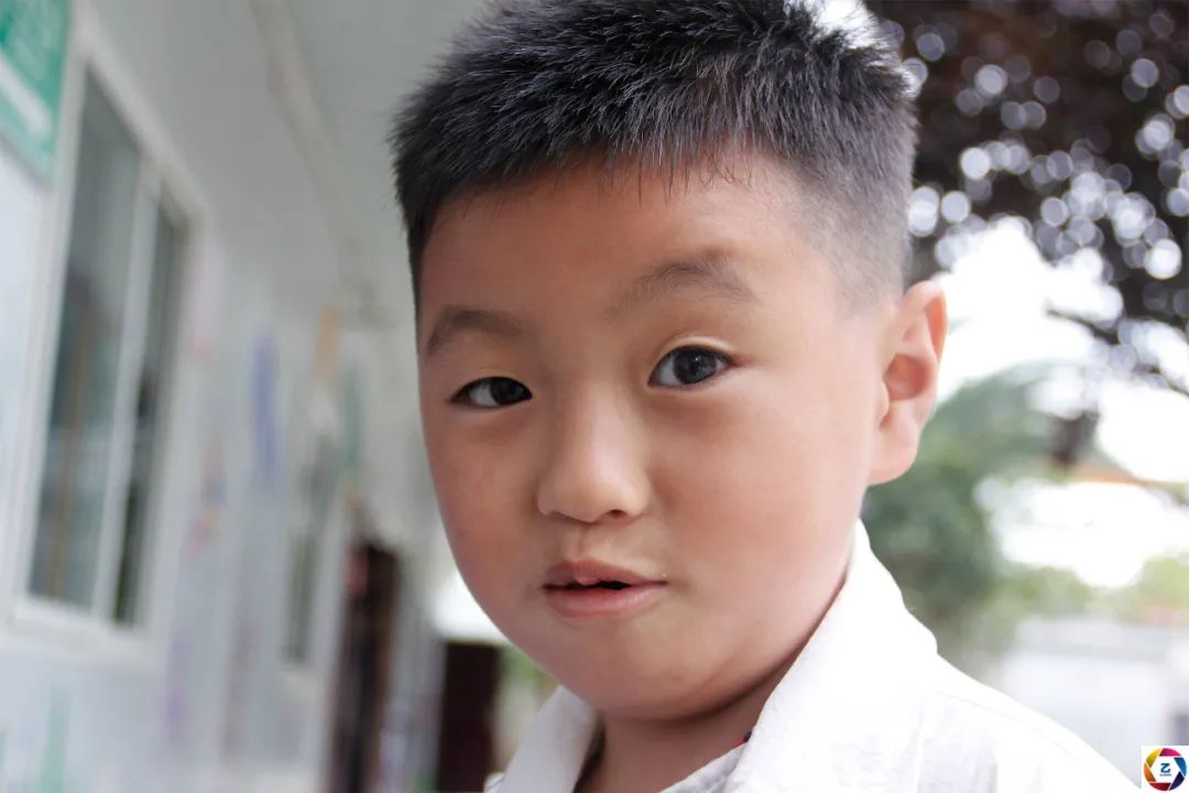 小峰的出生让初为人母的她觉得无比幸福.