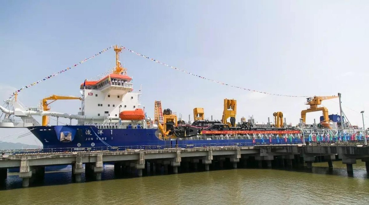 图为浚洋1号挖泥船