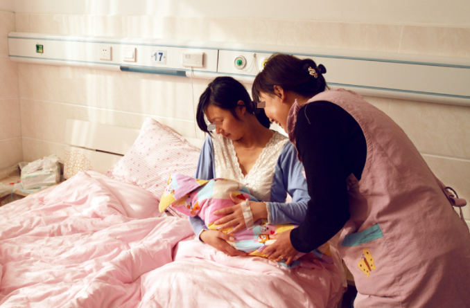 女性坐月子时娘家人怎样与婆家相处做错了女儿受夹板气