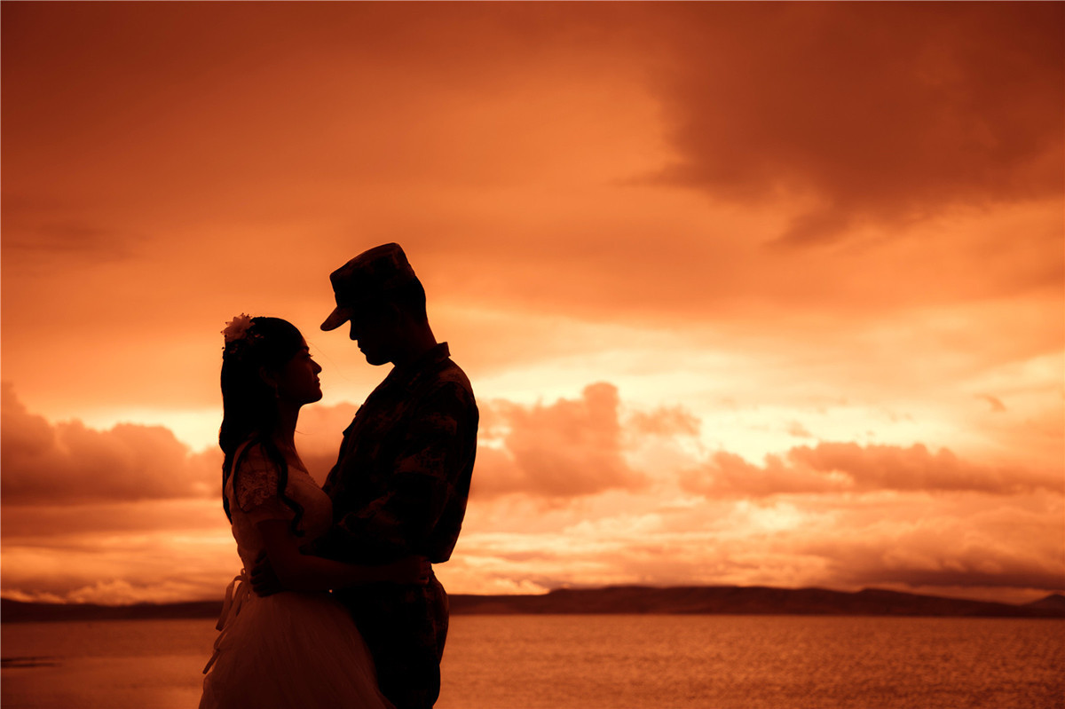 男上尉娶了女上尉结婚3年他们还好吗