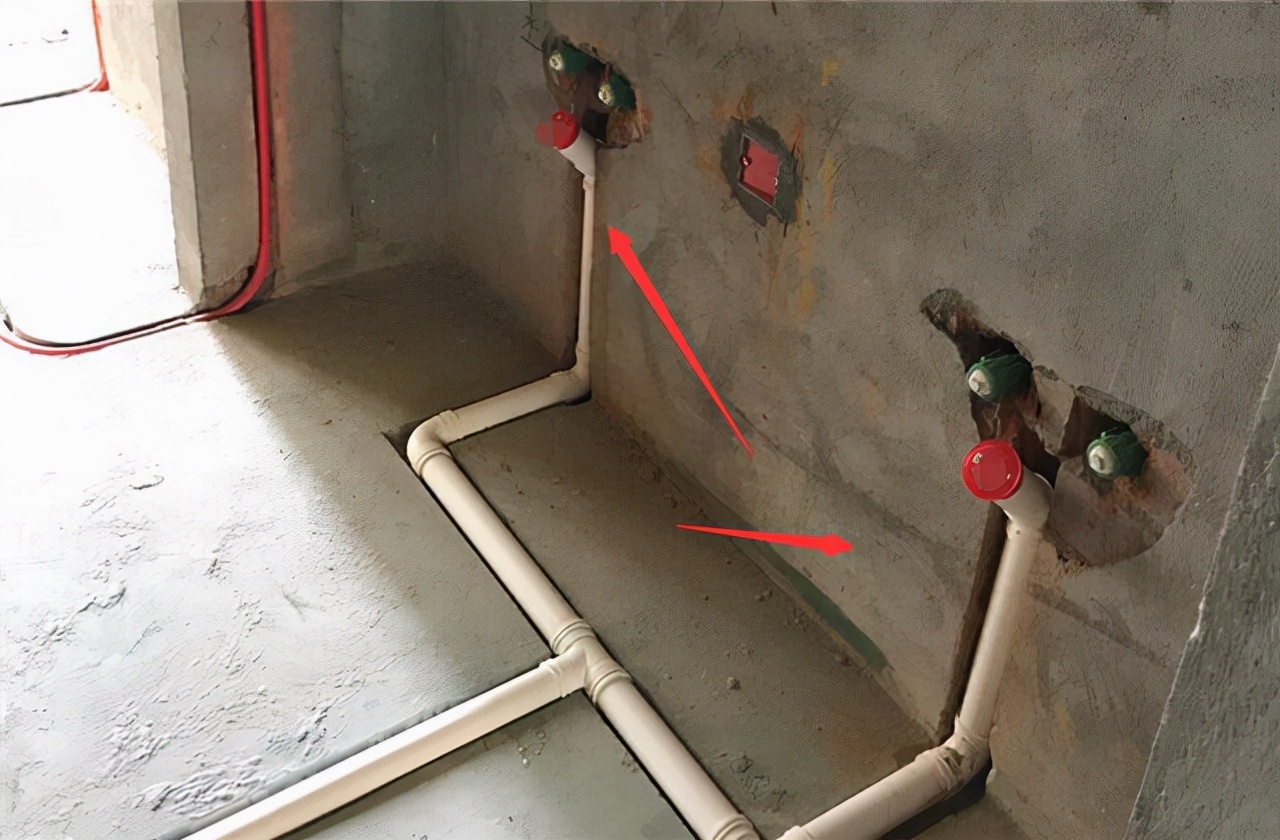 家里的水管在预埋的时候一定要选择合适的深度,预埋的太浅容易伤害到