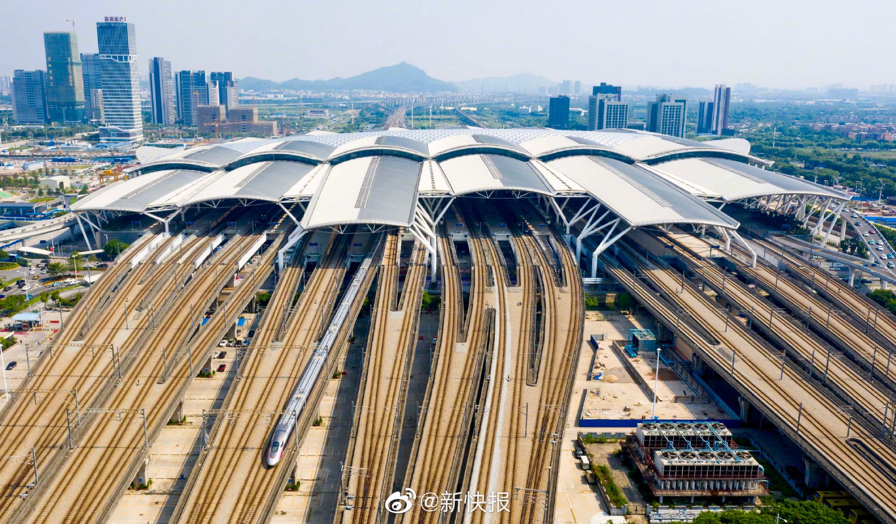 广州南站中秋小长假增开高峰线列车21对