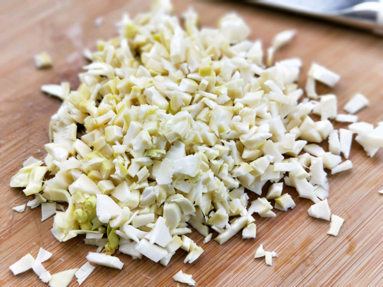 嫩笋煎蛋,好吃好看还好做,鲜嫩可口,家人都爱吃