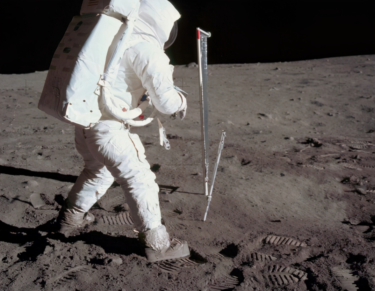月球上现在还有阿波罗宇航员的脚印?原因让人惊叹