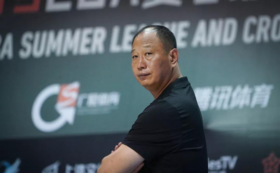 2米21大中锋重返cba赛场,投奔中国男篮名帅|cba|孙喆|李慕豪_新浪新闻