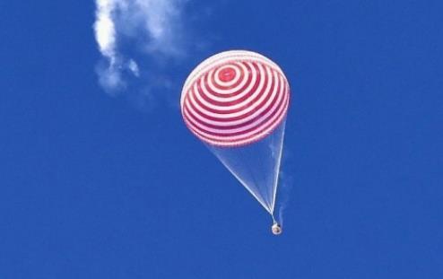 国际媒体点赞神舟十二号载人飞船返回舱成功着陆 称其在人类航天史上作出了显著贡献休闲区蓝鸢梦想 - Www.slyday.coM