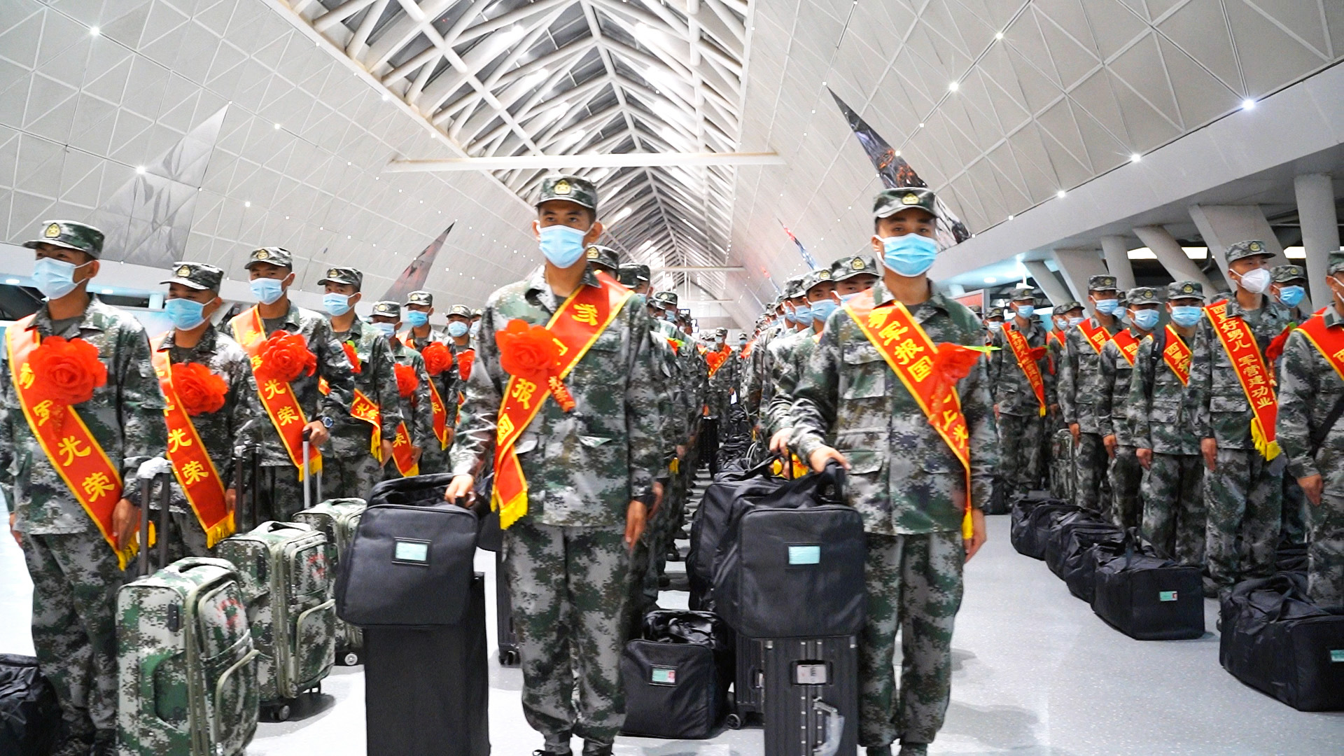 自治区征兵工作领导小组副组长,宁夏军区少将副司令员王同广到银川