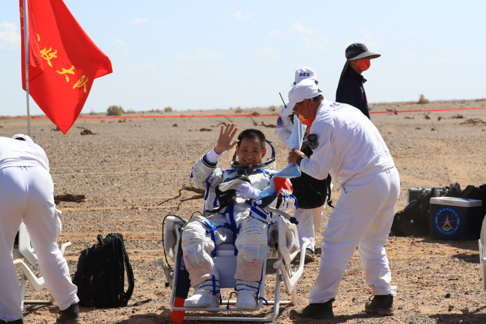 有亿点点激动！太空出差三人组，欢迎回家！休闲区蓝鸢梦想 - Www.slyday.coM