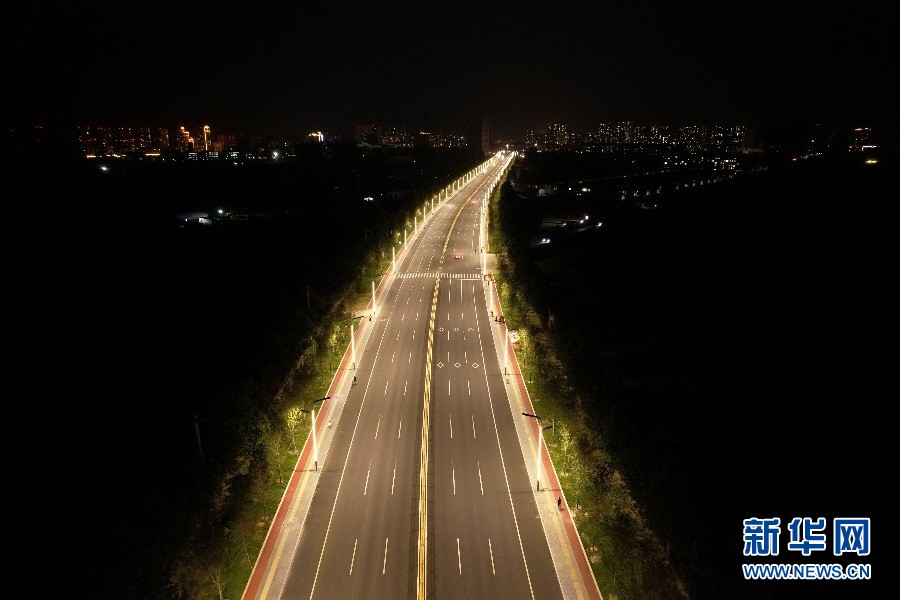 正文  图为尧母园夜景   保定市望都县依托本地特色产业,特色文化