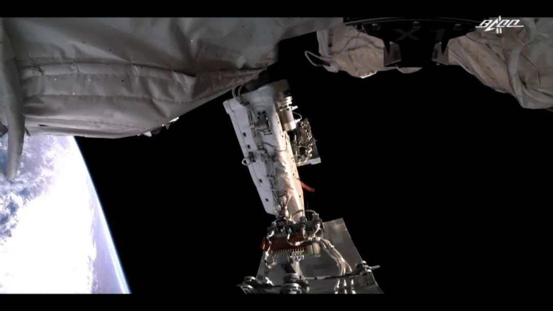 有亿点点激动！太空出差三人组，欢迎回家！休闲区蓝鸢梦想 - Www.slyday.coM