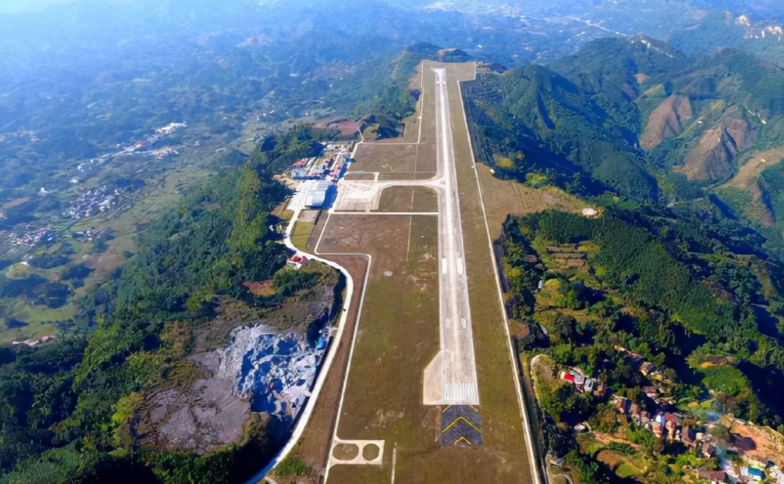 图为河池金城江机场