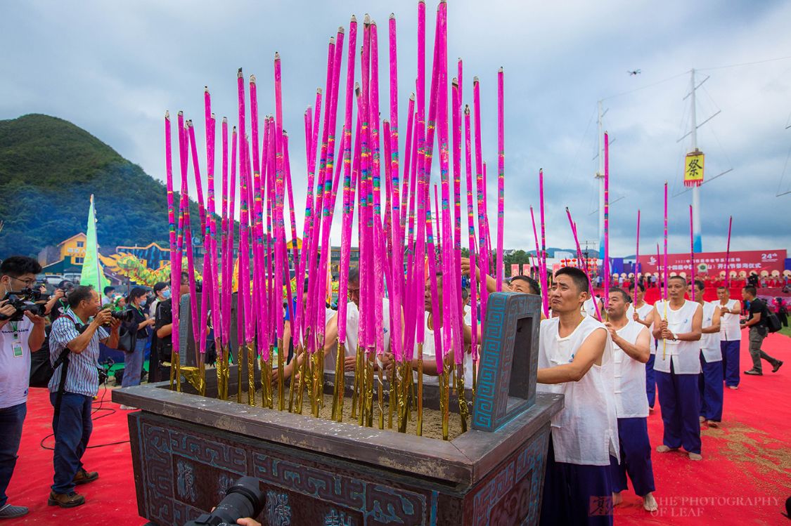 浙江象山开渔了!古老的祭海仪式在石浦隆重再现,祈求平安丰收