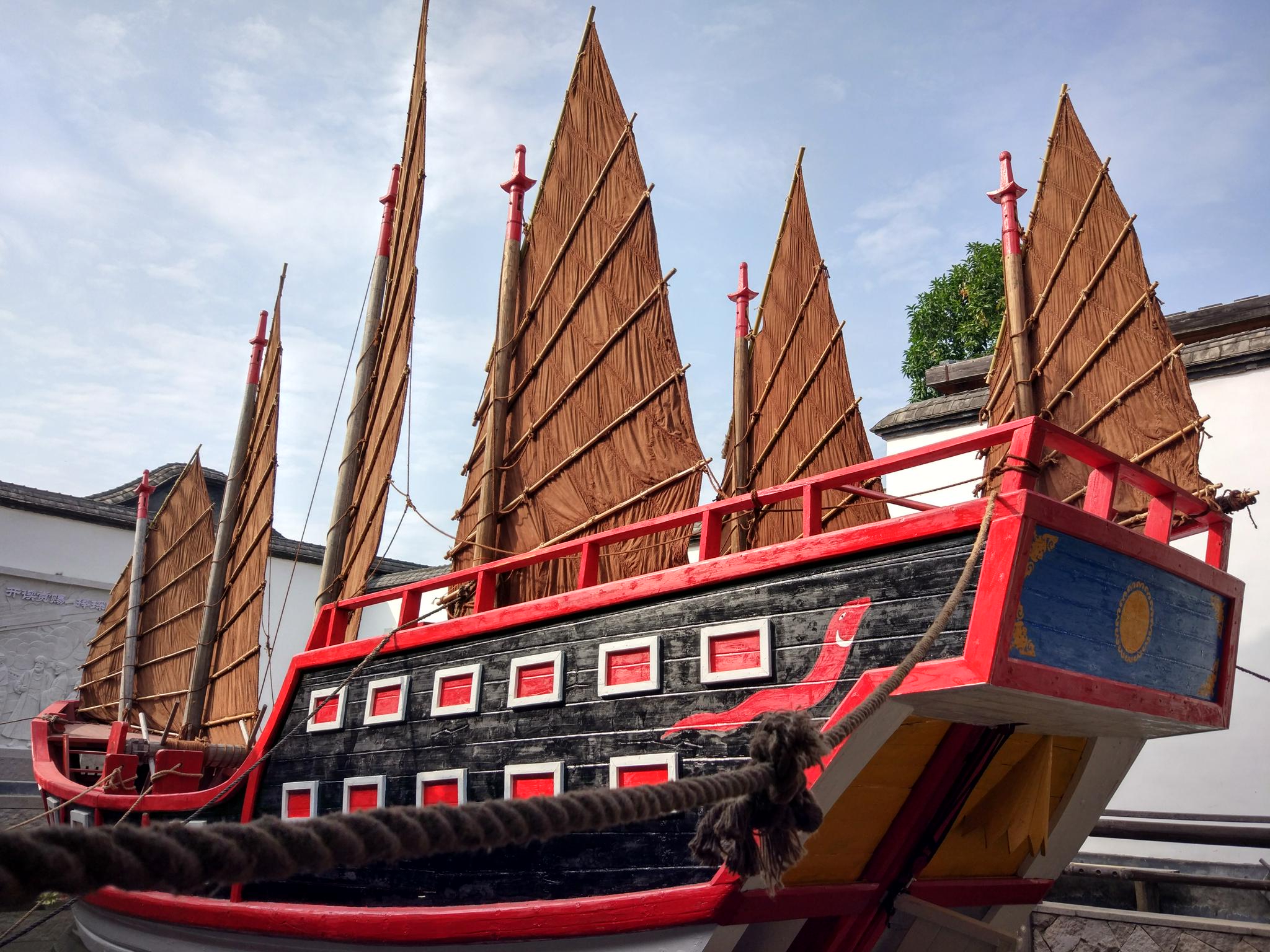 唐宋时期,我国古代造船史出现第二个高峰.